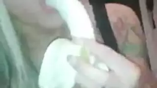 قذف خارج الشاشة نتيجة مص شقراء متحمسة