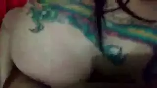 مدرب يوجا زبه يلمس طيس التلمذ اثاه الاخرين