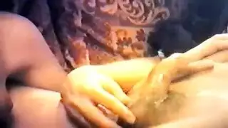 ثلاث عاهرات يائسات تفاجأن بقضيب ضخم