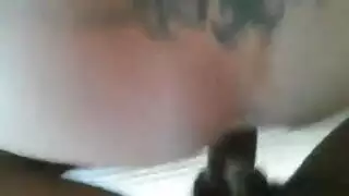 طيزها تتدمر بواسطة زب أسود كبير سميك في هذا المشهد الإباحي
