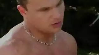 لقطة مقربة لمؤخرة فتى المزرعة إكس إكس إكس
