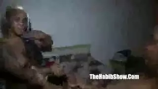 إباحية بهيمية صريحة – مضاجعة المواشي في الإسطبل