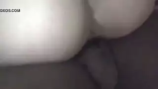 إباحية علنية: أوي جنسي سحاقي بالألعاب تحت أضواء الديسكو