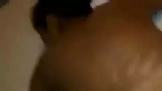 فتاة جامعية محنكة تأخذ قضيب مدربها الشخصي الصلب في جلسة تمرين جامحة