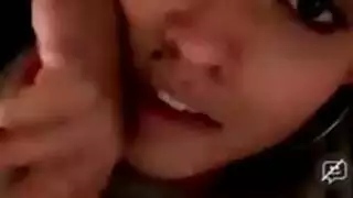 شقراء حمراء تأخذ شرج صادم بألعاب كبلات