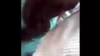 أوgy سحاقي في الكلية مع ممارسة الجنس والأنين