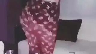 مؤخرة عربية غريبة مملوءة بالمني