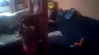 لعبة جنس بحرية: مقيدة على وحش خشبي