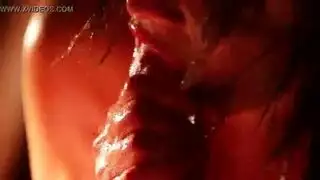 جلسة تانترا لطفلة السكر تنتهي بالقذف الداخلي