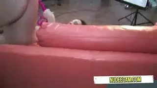 ثدي مثالي شاعر المليون لهذا المراهق الكبير الصدر