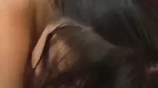 العاهرة الآسيوية آسا أكيرا تحب القضيب الأسود في فمها