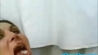 مستعدة لأن أمارس الجنس مثل نجمات الأفلام الإباحية