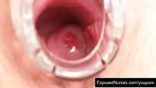 ممرضة في زي عمل تمارس العادة السرية بديلدو ضخم