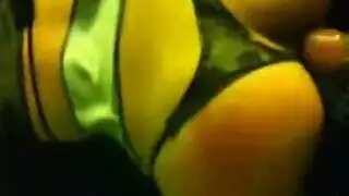 بنات بيفتحو بعض
