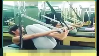 إباحية تمارين المؤخرة الممتلئة: ليجنز ديبيكا ينشق لوضعية الكلب