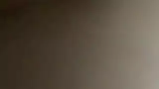 إزالة البيكيني الأحمر، والساقين مفتوحتين على مصراعيهما لممارسة سحاقية مكثفة