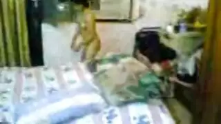 فتاة عراقية تتعرض للتمزق بقضيب مصري قاس