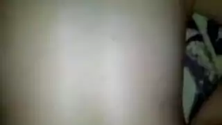 جنس شرجي صعب مع فتاة عربية متعبة تعبث بفرجها