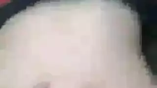 فتاة أجنبية صغيرة تأخذ إيلاج مزدوج في الخارج