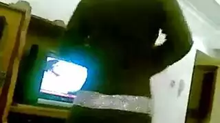 رقص بملابس شفاف