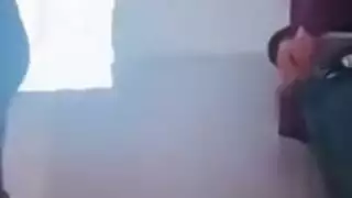 تاخد حقنة فى طيزها