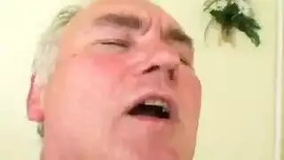 ممرضة بيانو دش الذهبي