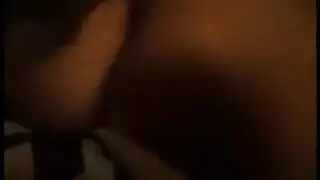 شخصية سلطة مسنة تُهيمن عليها في شريط جنس قاسٍ