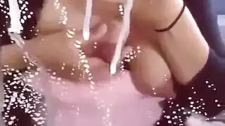 اللسان المزدوج نطفة شقة في نعش