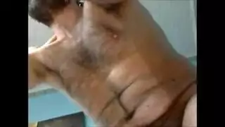 قضيب أسود كبير يمارس الجنس مع أم عربية فوق طاولة الشاي