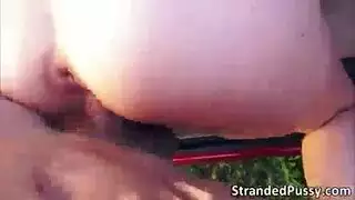 أثداء كبيرة، قضيب كبير، وجلسة جماع قاسية
