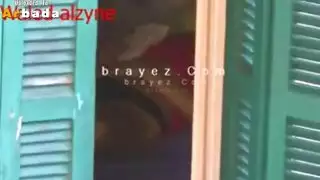 تصوير الجارة سراً: هي نائمة وعرضة للمشاهدة