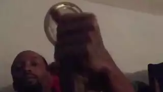 مشهد ثلاثي آسيوي جامح مع قضيبين صلبين
