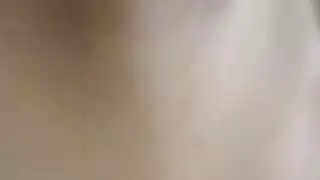 كس نيكيتا الداكن يحصل على يد خشنة