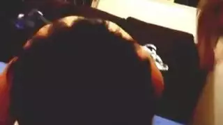 حصلت على اثنين من البومش على رئيسها