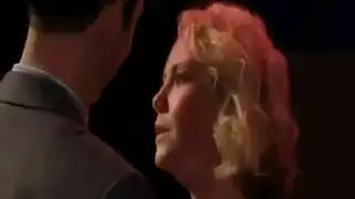 جنس جماعي قاسي مع قذف على الوجه