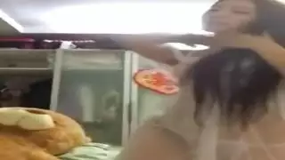 بنات هايجه بتعرض جسمها