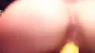 ‫مص قضيب في وقت الاستحمام: تمص قضيبًا قبل أن تُنكح بقوة‬
