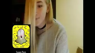 فتاة سناب شات تتباهى بمهبلها المبلل وتتعرض للنكاح