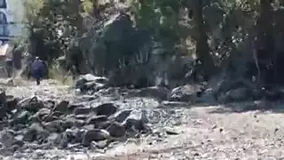 الفاتنة الشقراء تأخذ نكاح وجه وتُغطى بالسائل المنوي على الشاطئ