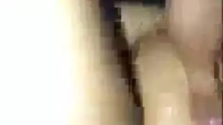 وضع الكلابي الشرجي: عربية ساخنة ذات مؤخرة كبيرة تُمسك وتئن بصوت عال