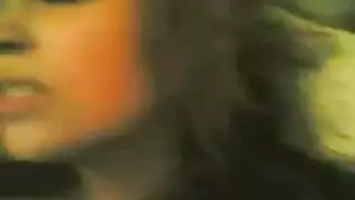 زوجة عارية تتوسل لدعك كسها بخشونة