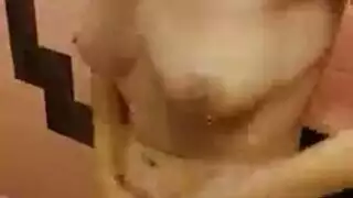 مثليه الديك الكبير شاطئ بحر خلف الكواليس