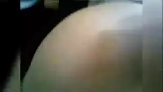 عاهرة منقبة جامحة تتعرض لنيك سكس عنيف وتقذف بقوة