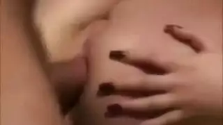 لوسي زهرة تمص بقوة وتبلع في فيلم بورن