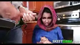 سكس خدامه وصاحبت المنزل