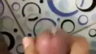 أسود يضرب ثقب المجد في مشهد إباحي قاس
