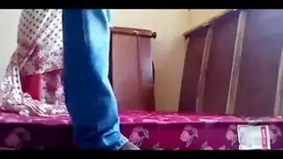 نيك زوجة محرومة وتتناك من خادمها