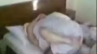 لاب ينيك بنته والام تنتاك من الابن