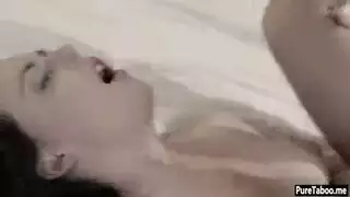  جلسة جنس فموي شرجي مع مراهق مشعر