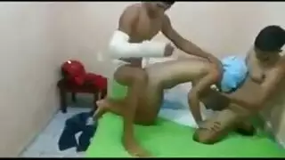زوبسكس تأخذه بعمق في فيلم إكس إكس إكس قاسي